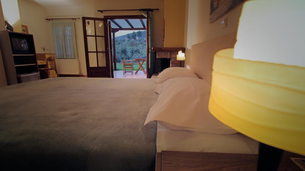 Hotel Vateri Límni Habitación foto